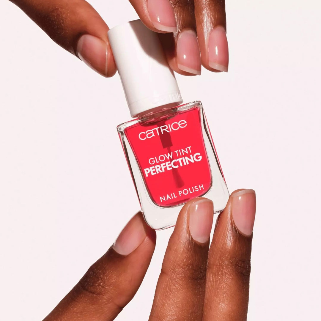 Catrice Glow Tint Perfecting nail polish 010 Soft Blush