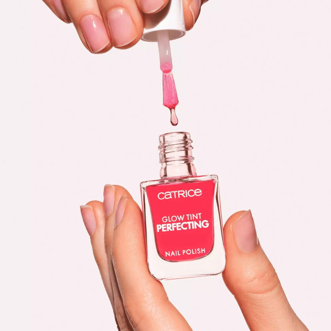 Catrice Glow Tint Perfecting nail polish 010 Soft Blush